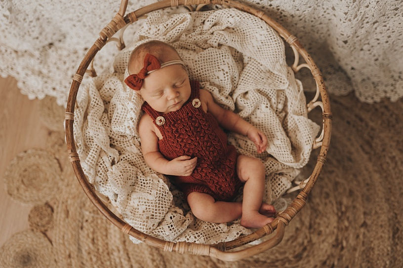 Samanlaiset rusetit isälle ja pojalle ristiaisiin nimiaisiin juhliin isyyspakkaus sisältö ideoita vihreä rusetti äidille ja tyttarelle lapselle vauvalle samisrusetit häihin babyshower lahja vastasyntyneen äidille vanhemmille joululahja lapsenlapsen vanhemmille puuvillarusetit musliinikankaasta musliinirusetit hiuskoristeet hiusrusetit äidille ja lapselle tytölle tytöille lapsille kaularusetit isälle ja pojalle pojille lapsille asusteet