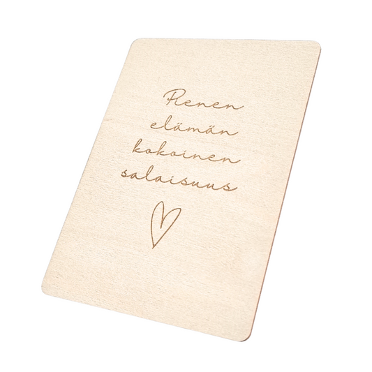 Pienen elämän kokoinen salaisuus -vanerikortti magneetilla tai ilman